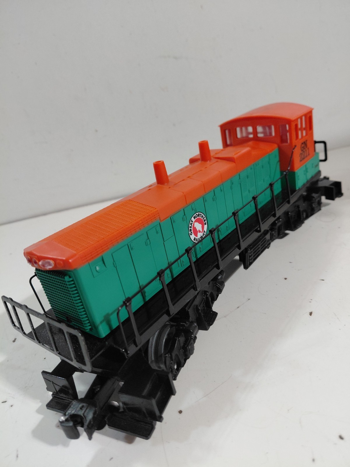 K-Line 2211 O Gauge Model Railroad Great Northern MP15 Diesel Switcher Engine