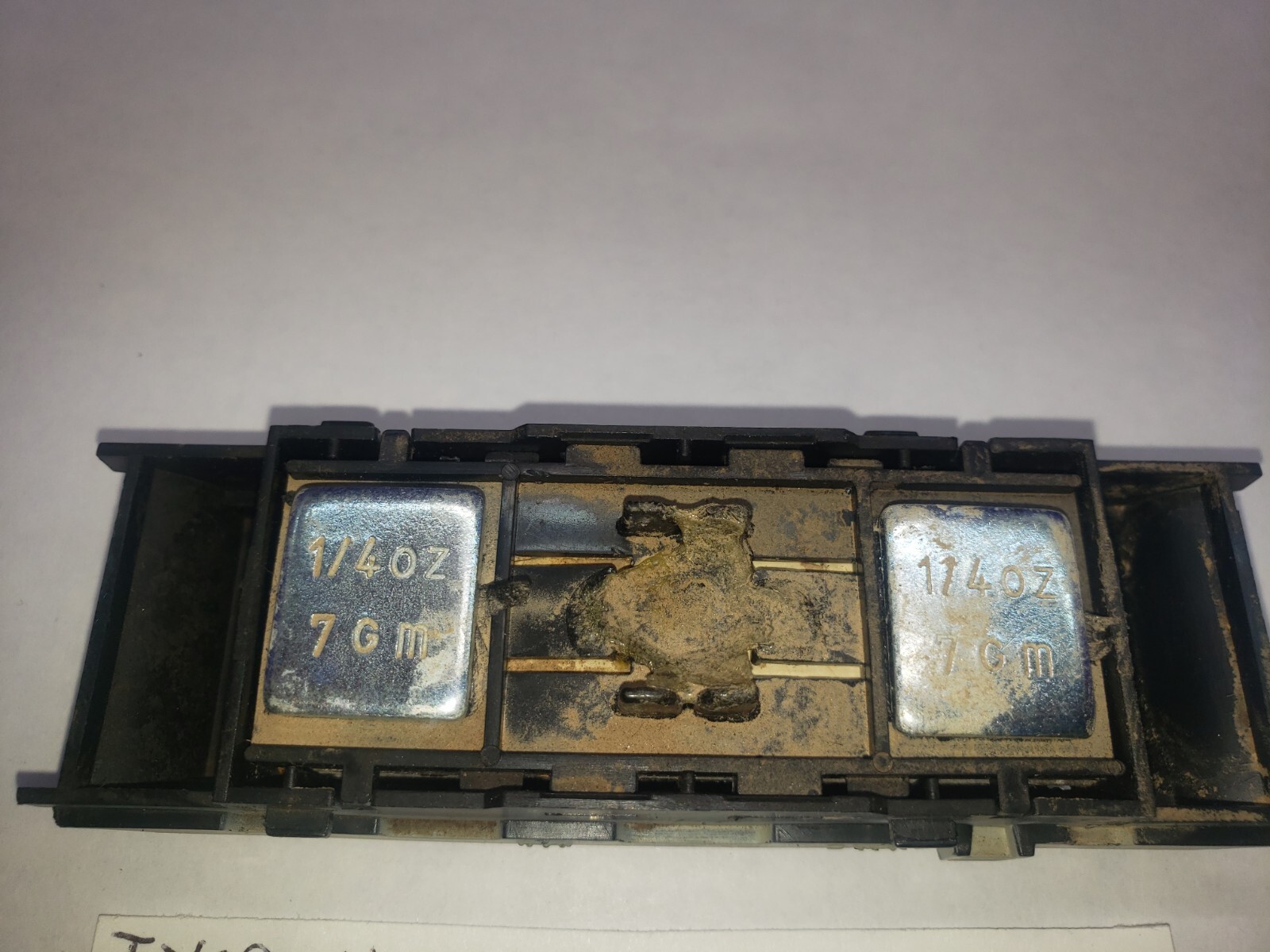 CHASSIS AIR TANKS WEIGHT HO SCALE TYCO U P E7 DIESEL SF-4 NEEDS CLEANING UP