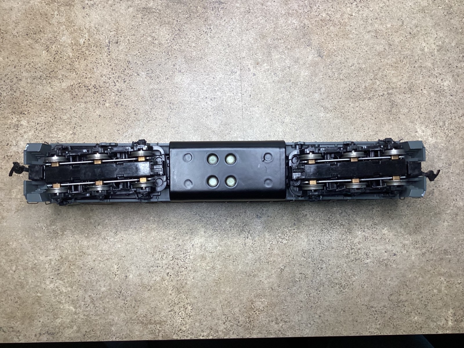 Clean Athearn Family Lines L&N SD40-2 HO DC Powered