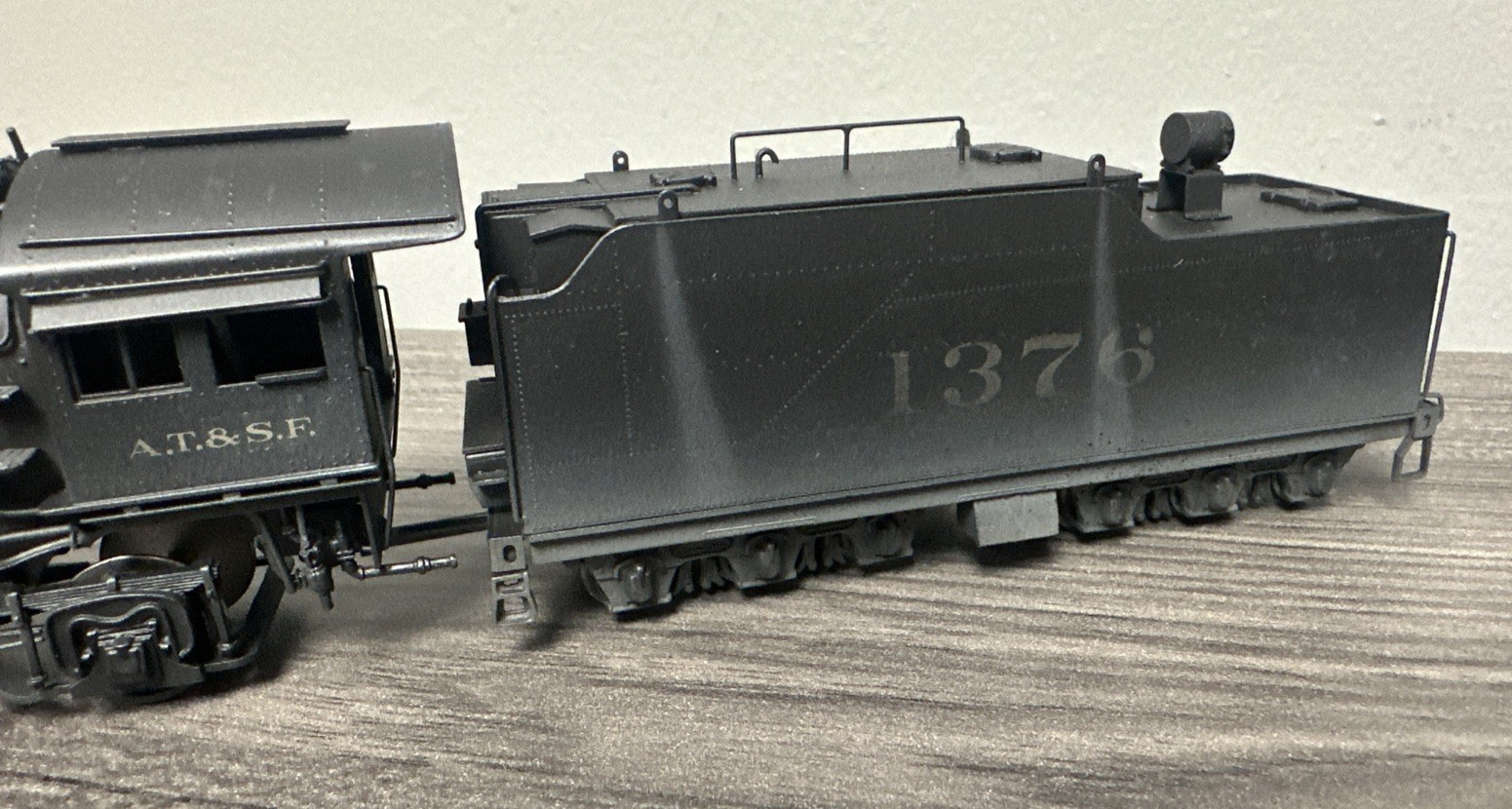Pacific Fast Mail/Fujiyama ATSF Class 1337 4-6-2 Steam Locomotive #1376 Painted