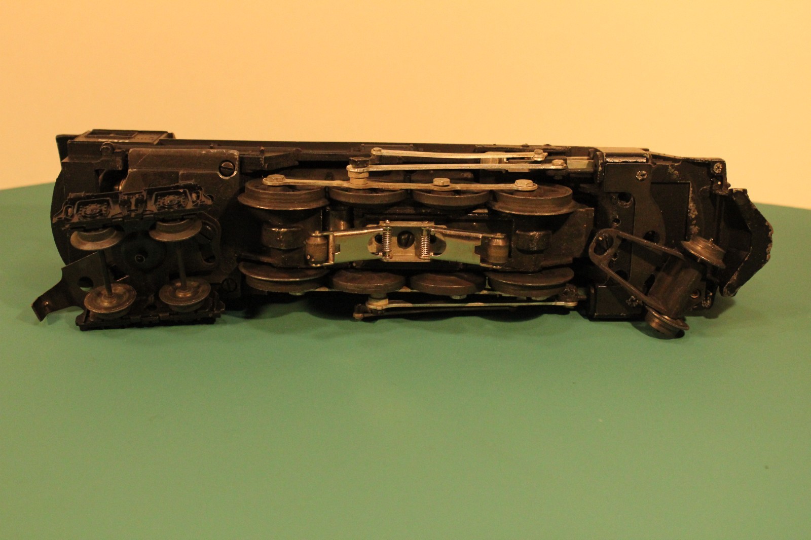 POST WWII LIONEL 736 BERKSHIRE STEAM LOCOMOTIVE & 2046W COAL TENDER, WORKS/RUNS