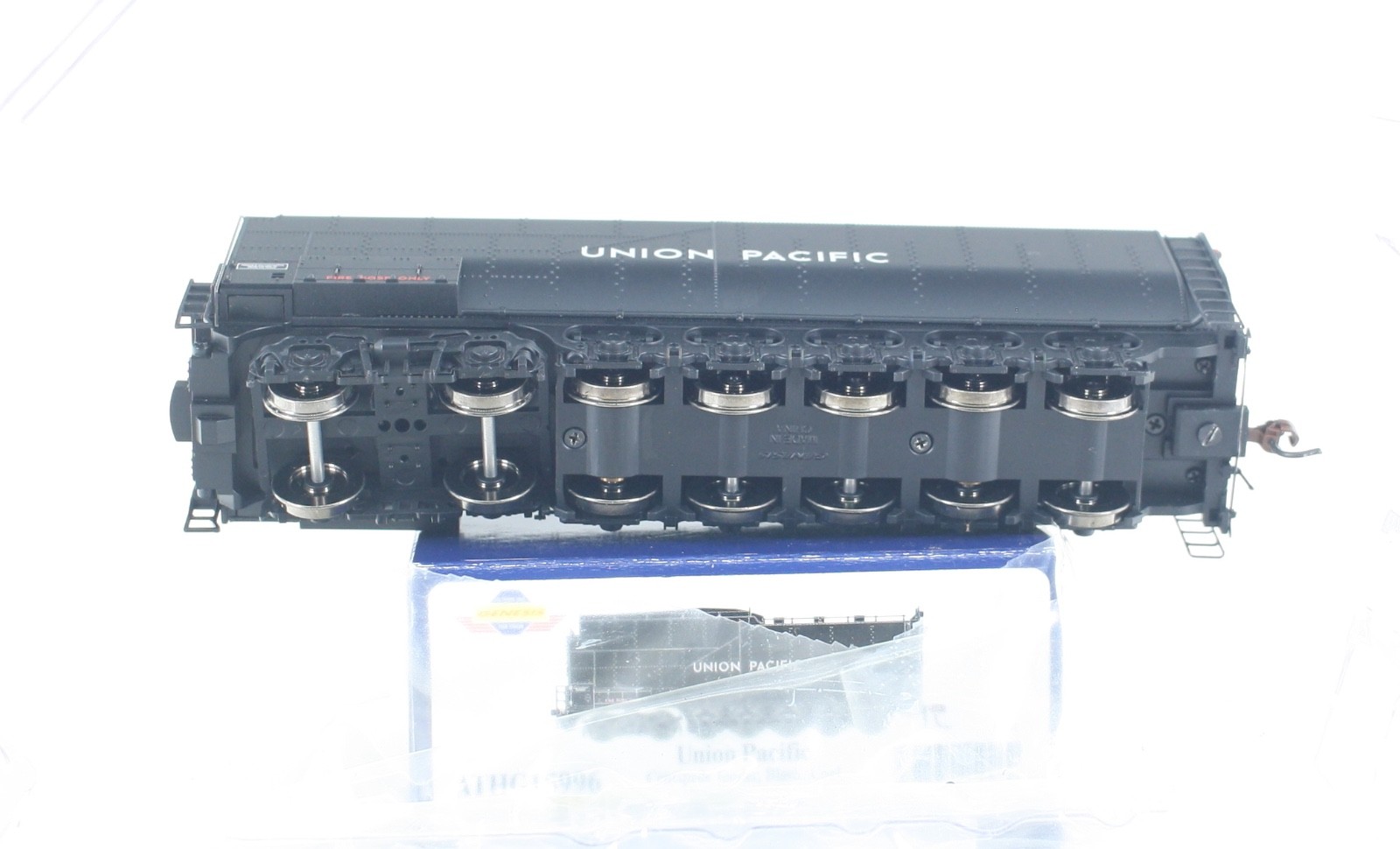 HO Scale Athearn Genesis G15996 Union Pacific Centipede Tender Coal Unnumbered