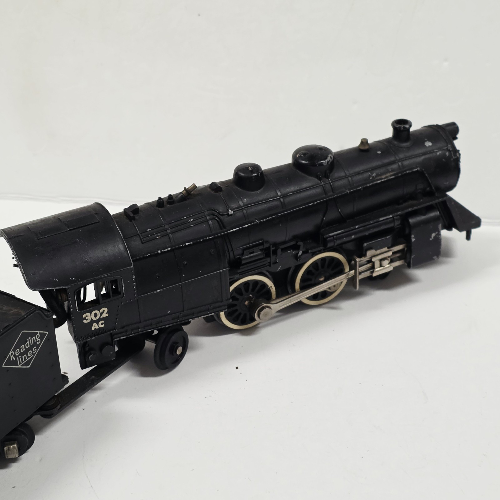 AMERICAN FLYER 302 S-GAUGE STEAM LOCOMOTIVE READING LINES