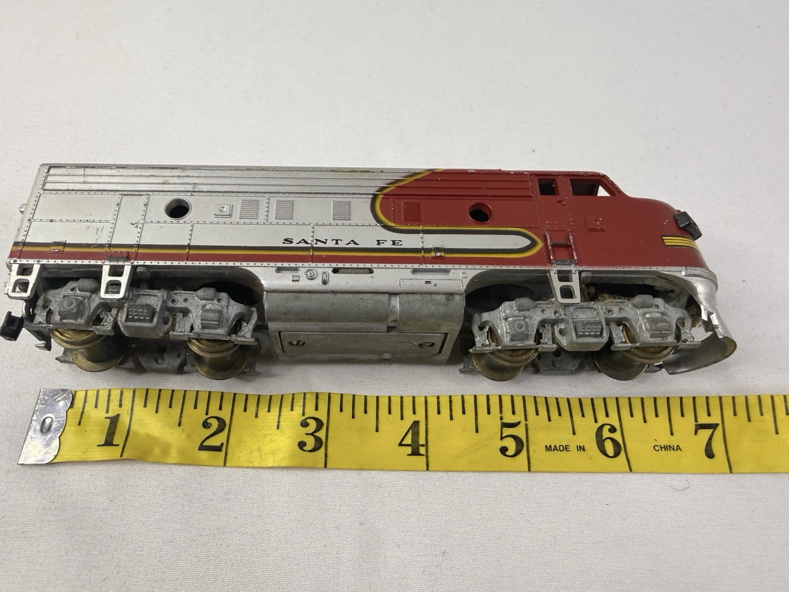 Life-Like HO Scale Santa Fe F7A Diesel Locomotive Good Condition