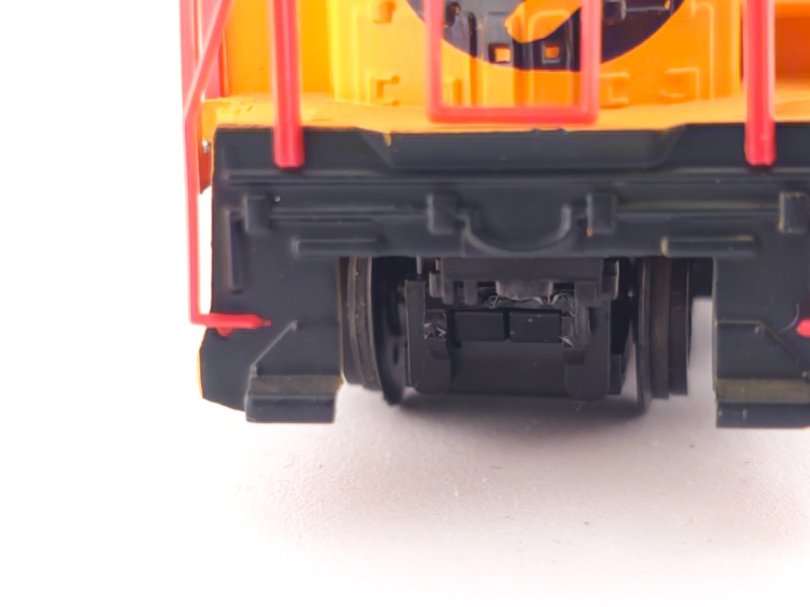 READ Life Like HO Scale 21604 Chessie System GP38 Low Nose Diesel Locomotive Set