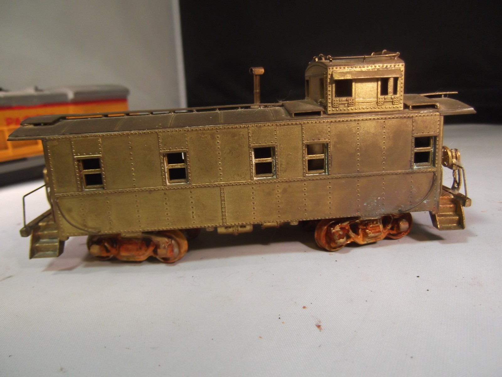 HO Scale Bachmann Locomotive Engine for Repair and a Brass Caboose from Japan
