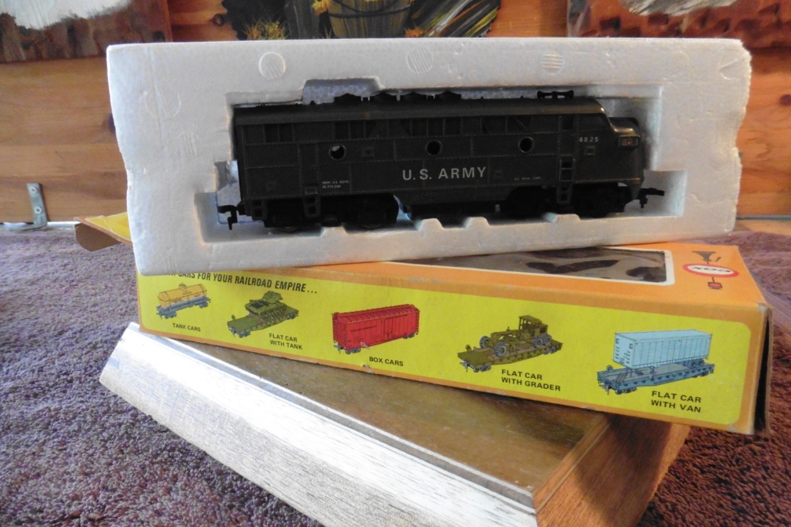 Vintage Cox HO Scale US Army F3 Diesel Locomotive 6111-6