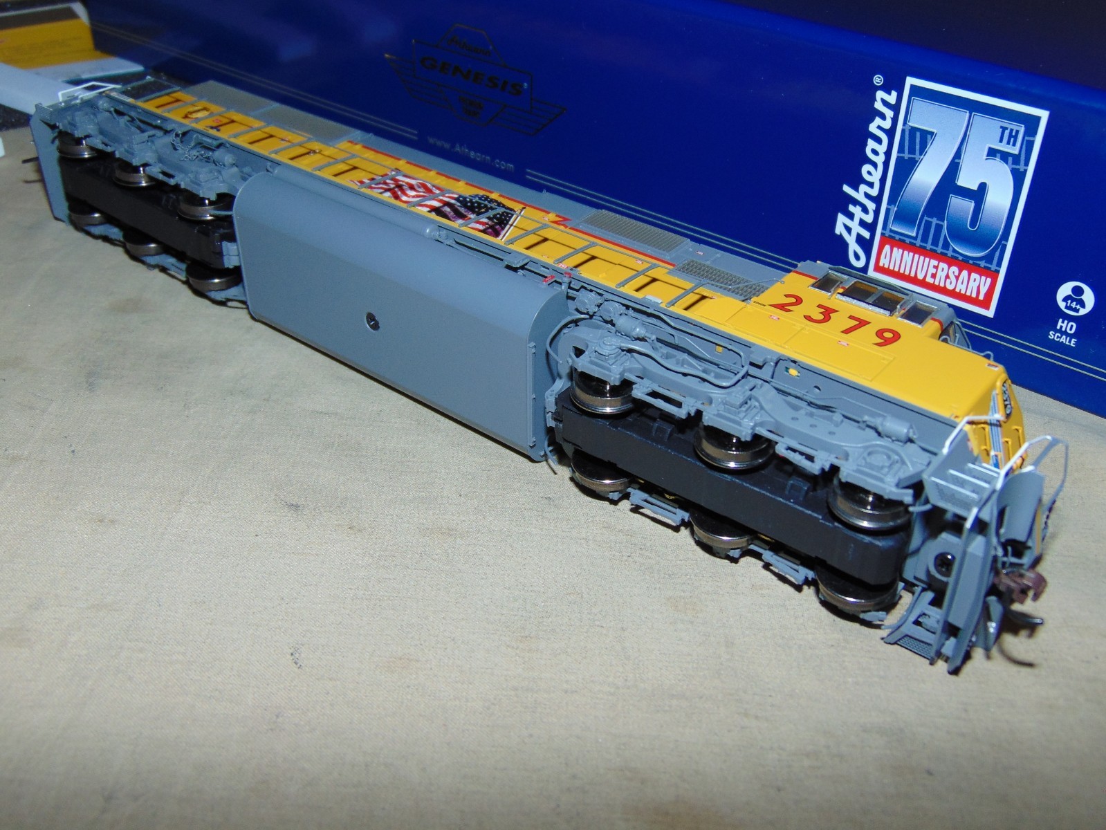 ATHEARN GENESIS HO 75519 UNION PACIFIC SD60M TRI CLOPS DIESEL -BRAND NEW