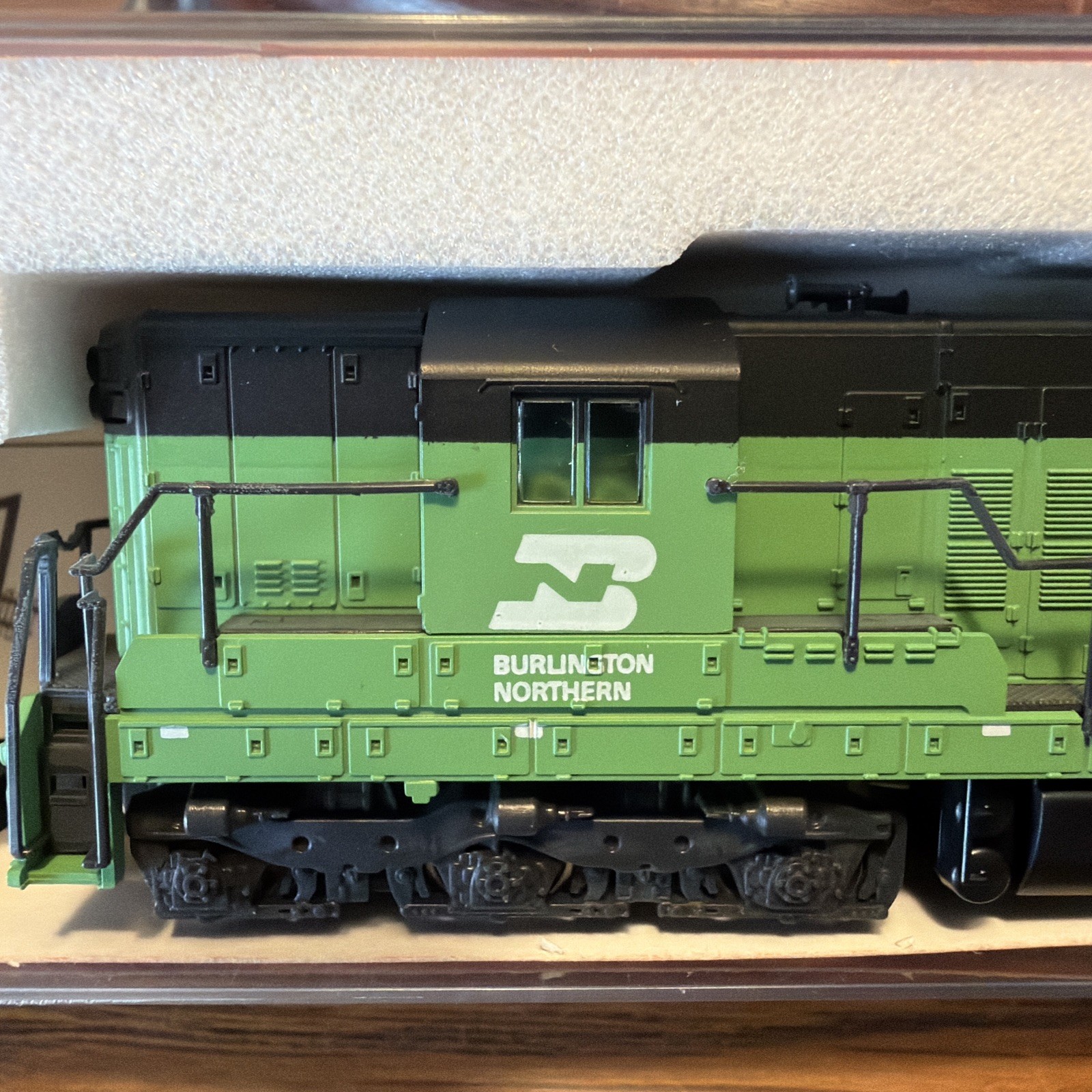 Atlas EMD SD 7 Burlington Northern Locomotive