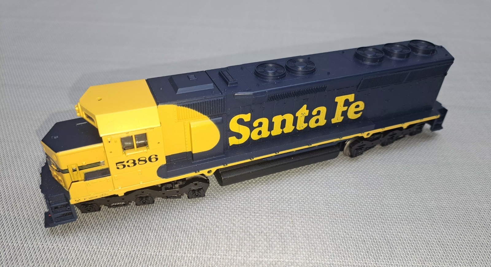 NOS Athearn GP35 Locomotive, Santa Fe #4205 HO Scale NIB