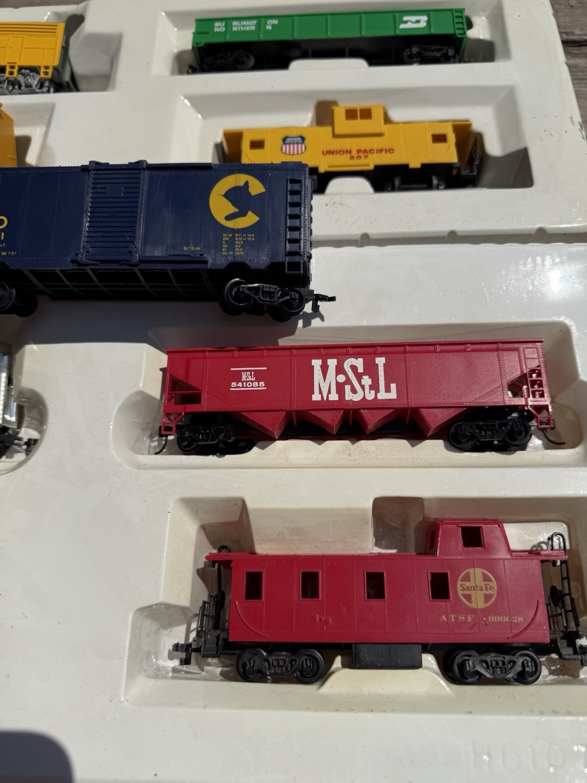 VTG Bachmann HO Scale Santa Fe Flyer Union Pacific Locomotive Train Engines Cars