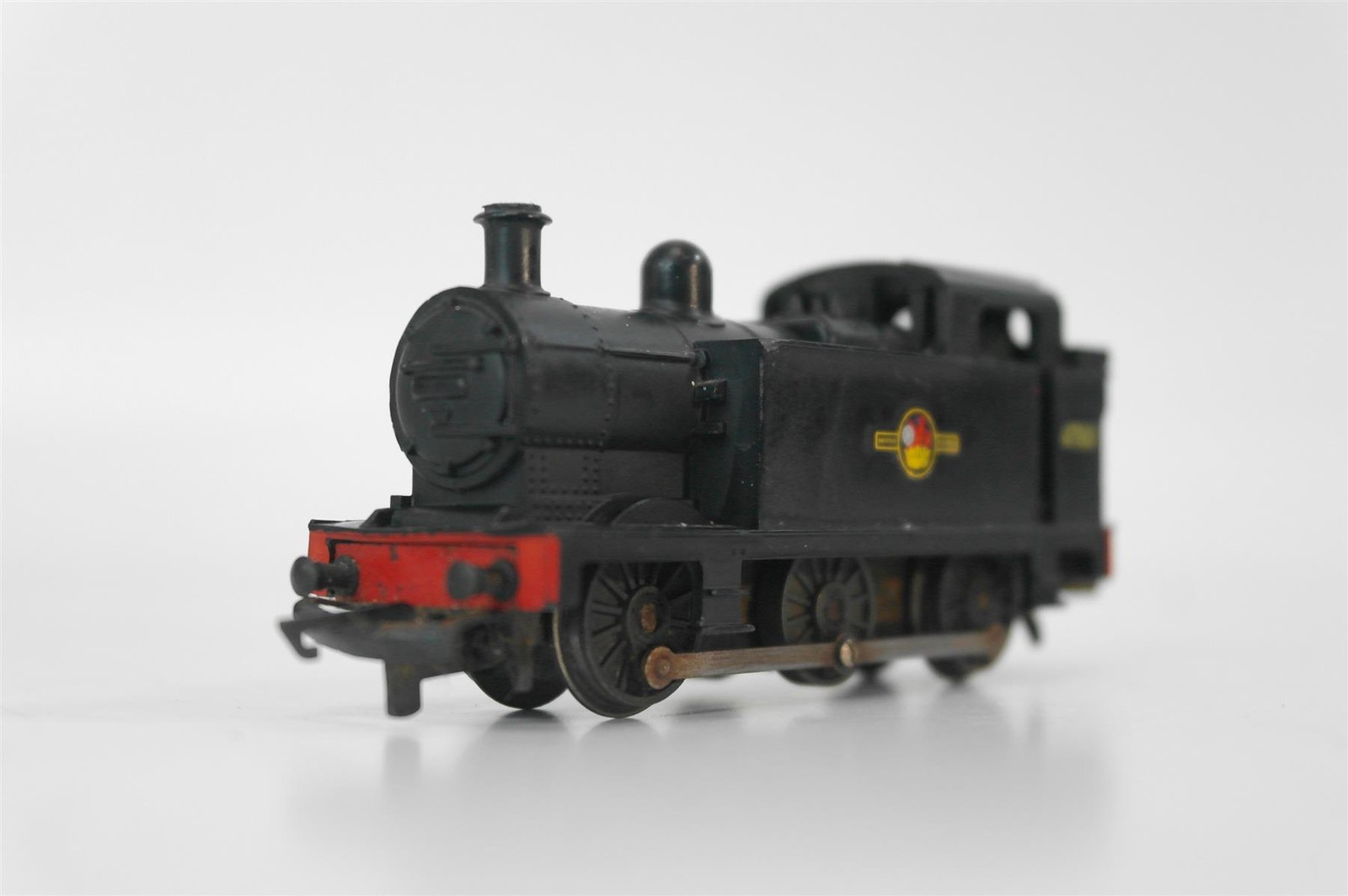 Tri-ang T90 0-6-0 Jinty Tank Engine. TT Gauge USED