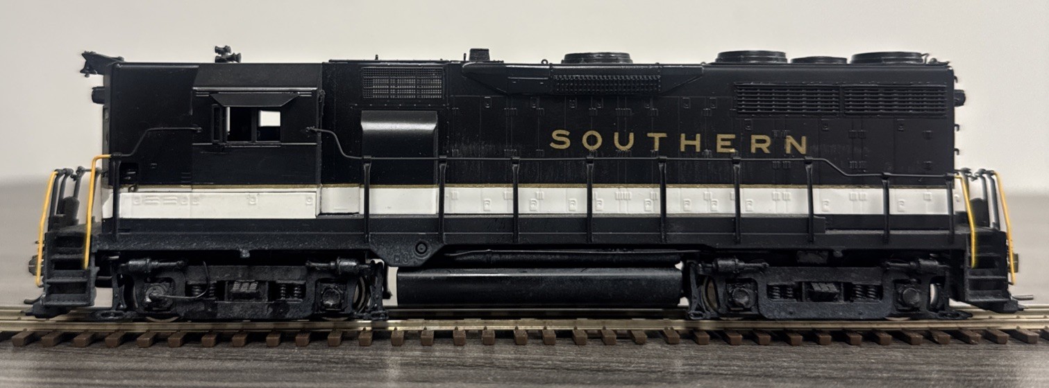 Oriental Limited HO Brass EMD GP35 2500HP High Hood SRR (Southern Railway) #2685