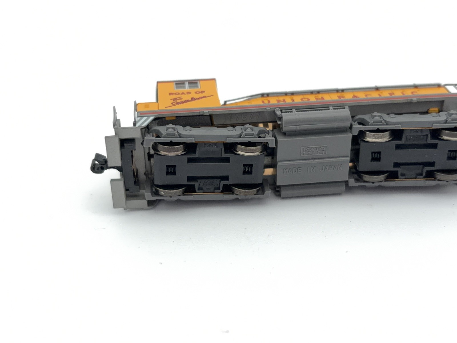 KATO – N – UP Union Pacific – EMD NW2 Switcher Diesel #1008 – Train 176-4359