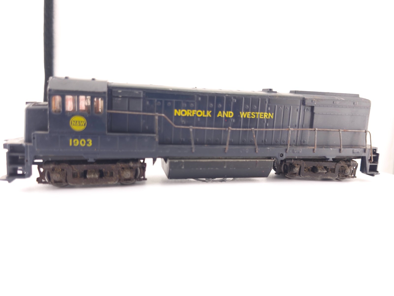 Athearn HO Scale Norfolk & Western U25B Diesel Locomotive N&W 1903 NEEDS WORK