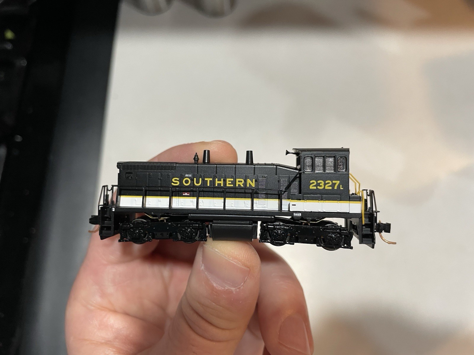 Micro-Trains Line SW1500 Diesel Locomotive Southern N Scale 986 00 122