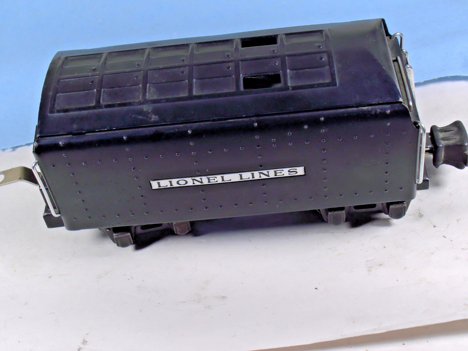 Lionel Original Vintage 2225w O gauge prewar whistle tender, works