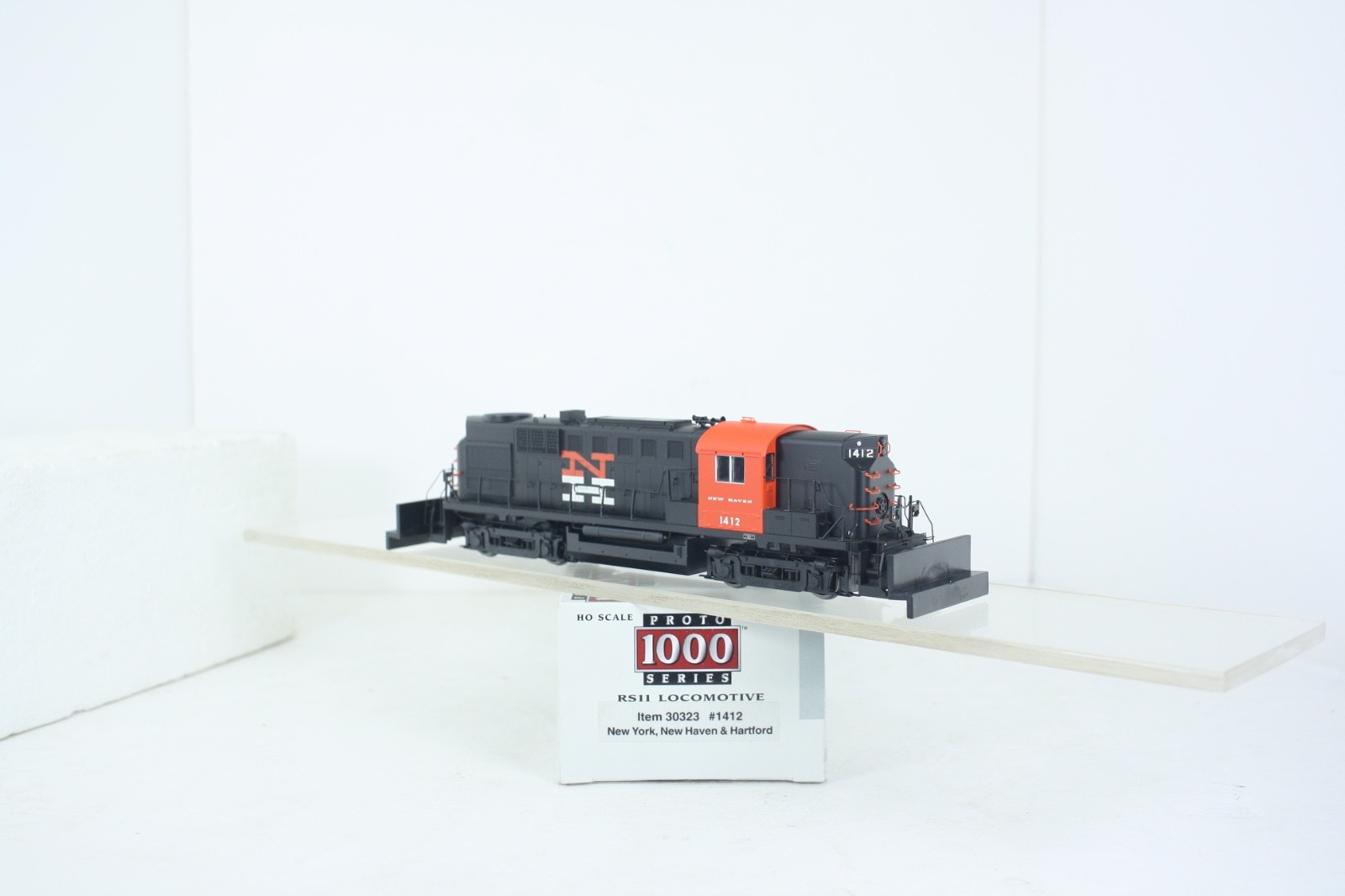 HO Scale Proto 1000 30323 New Haven RS-11 Diesel NH #1412
