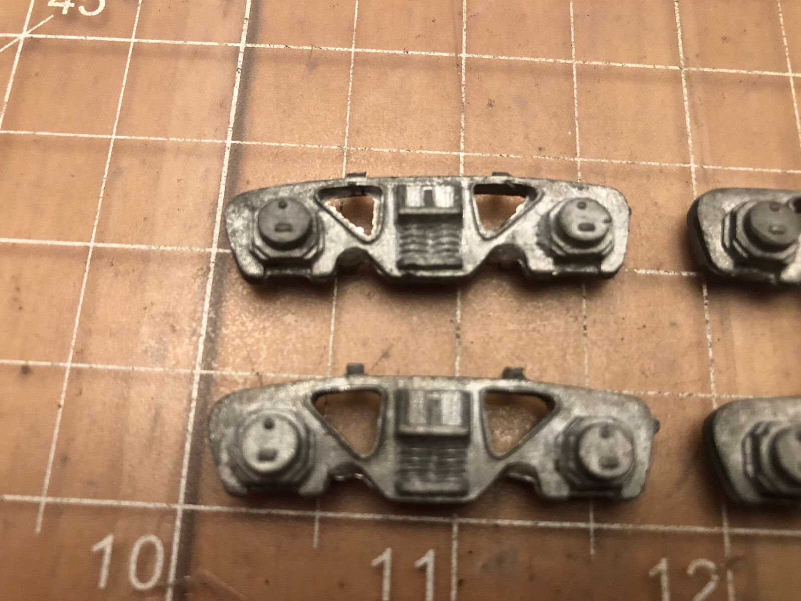 UNMARKED Brand of 5 CAST METAL TRAIN Side Truck Covers 5188 PART Lot G
