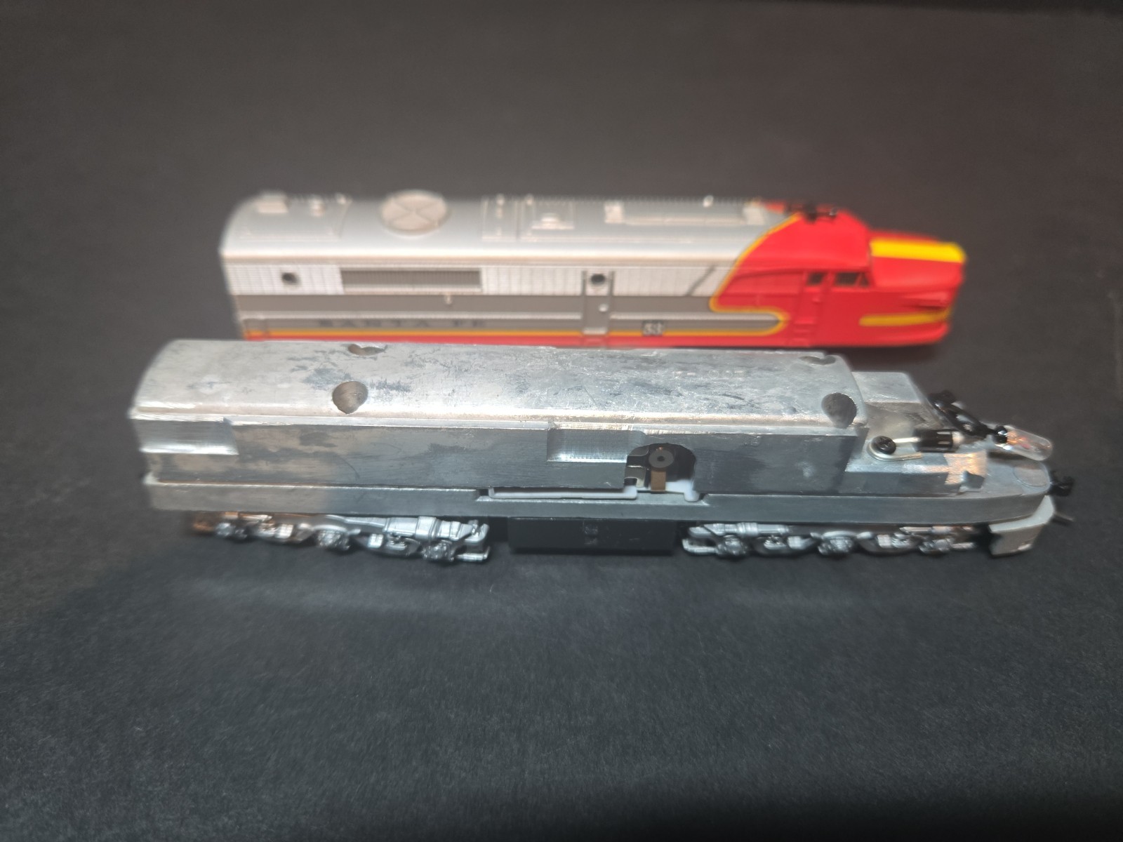 A1 Con-Cor N Scale Santa Fe Powered A Unit 002002(01) See Details! US Seller