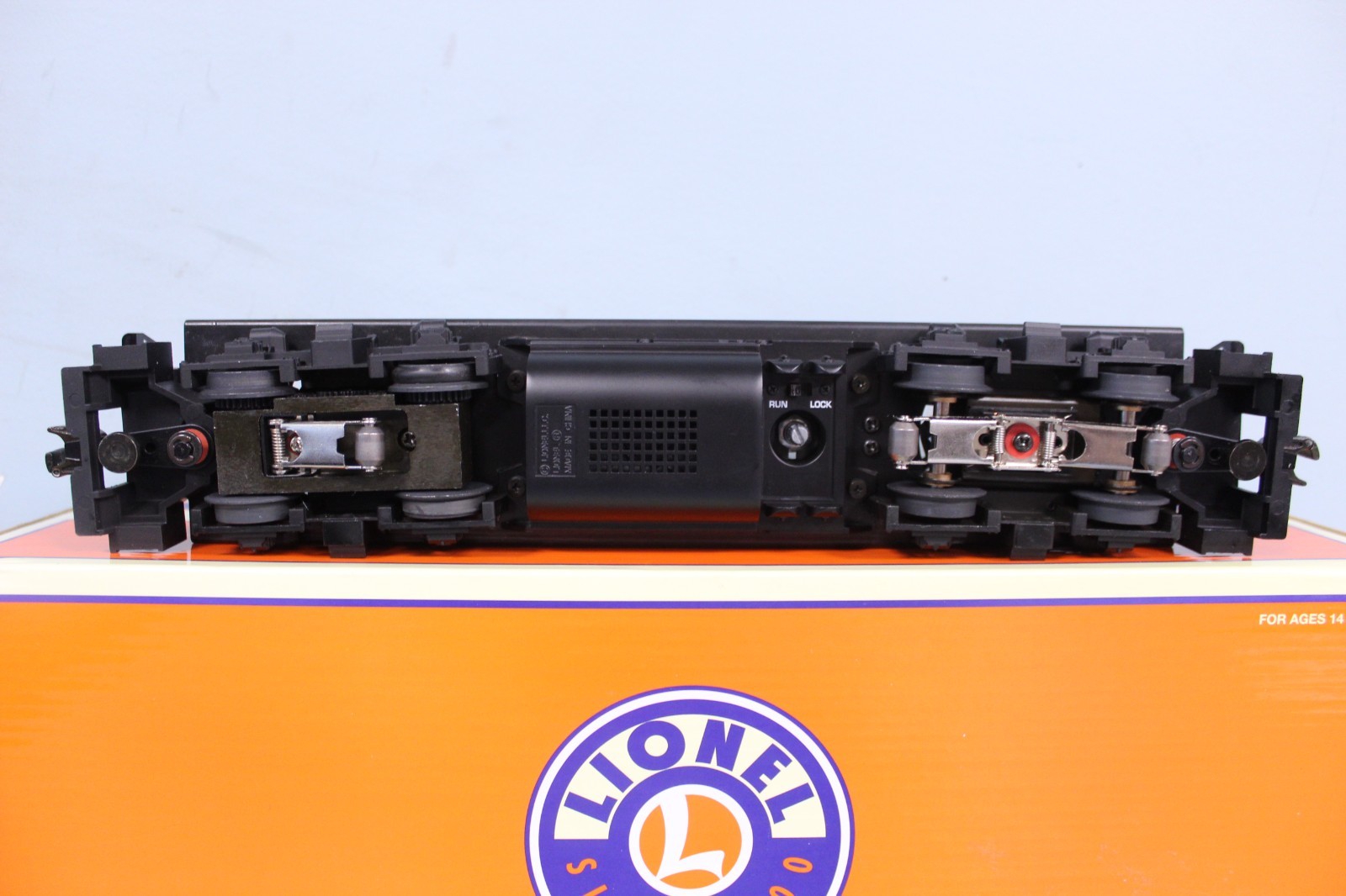 LIONEL 6-38348 Wabash Transparent Conventional GP7 Diesel #2337 (A-1)
