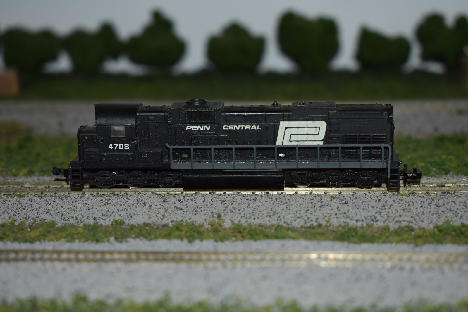 N Scale Custom Con-Cor Penn Central Alco C636 Diesel Locomotive 4708 C56587