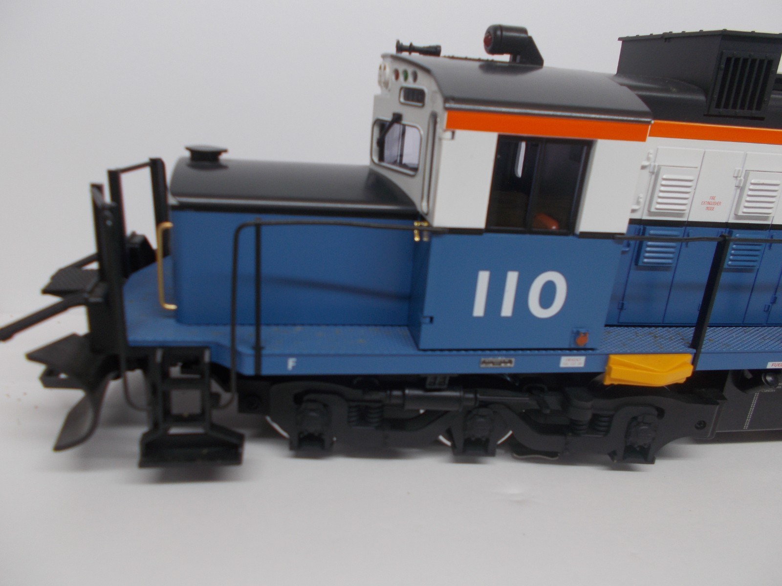 L G B # 2055 ~ WHITE PASS DIESEL LOCOMOTIVE # 110 ~ RUNS FINE ~ G SCALE