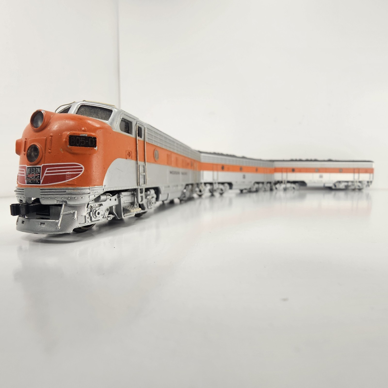 Marklin 26600 Western Pacific Diesel Locomotive WP 805-D 805-B 804-B Untested HO
