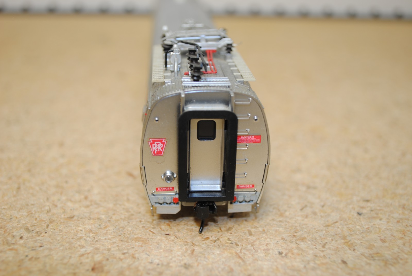 Walthers Proto 920-13803 Pennsylvania 851 Budd Metroliner EMU Snack Bar Coach HO