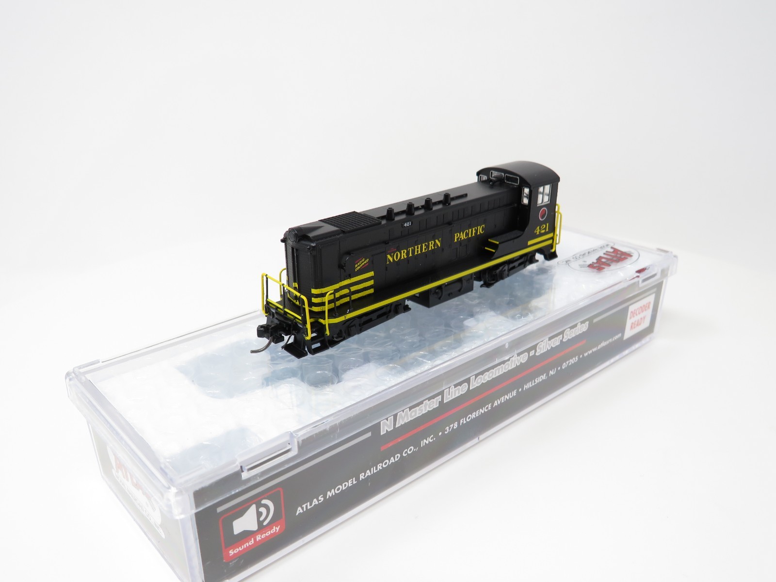 Atlas N 40005968 Northern Pacific NP #421 Baldwin VO-1000 Diesel Switcher