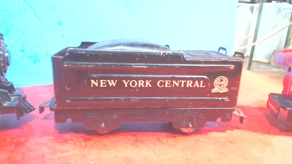 Vintage- MARX–1940s-? TIN LITHO-New York Central-2 cars -1 Locomotive-TRAIN SET