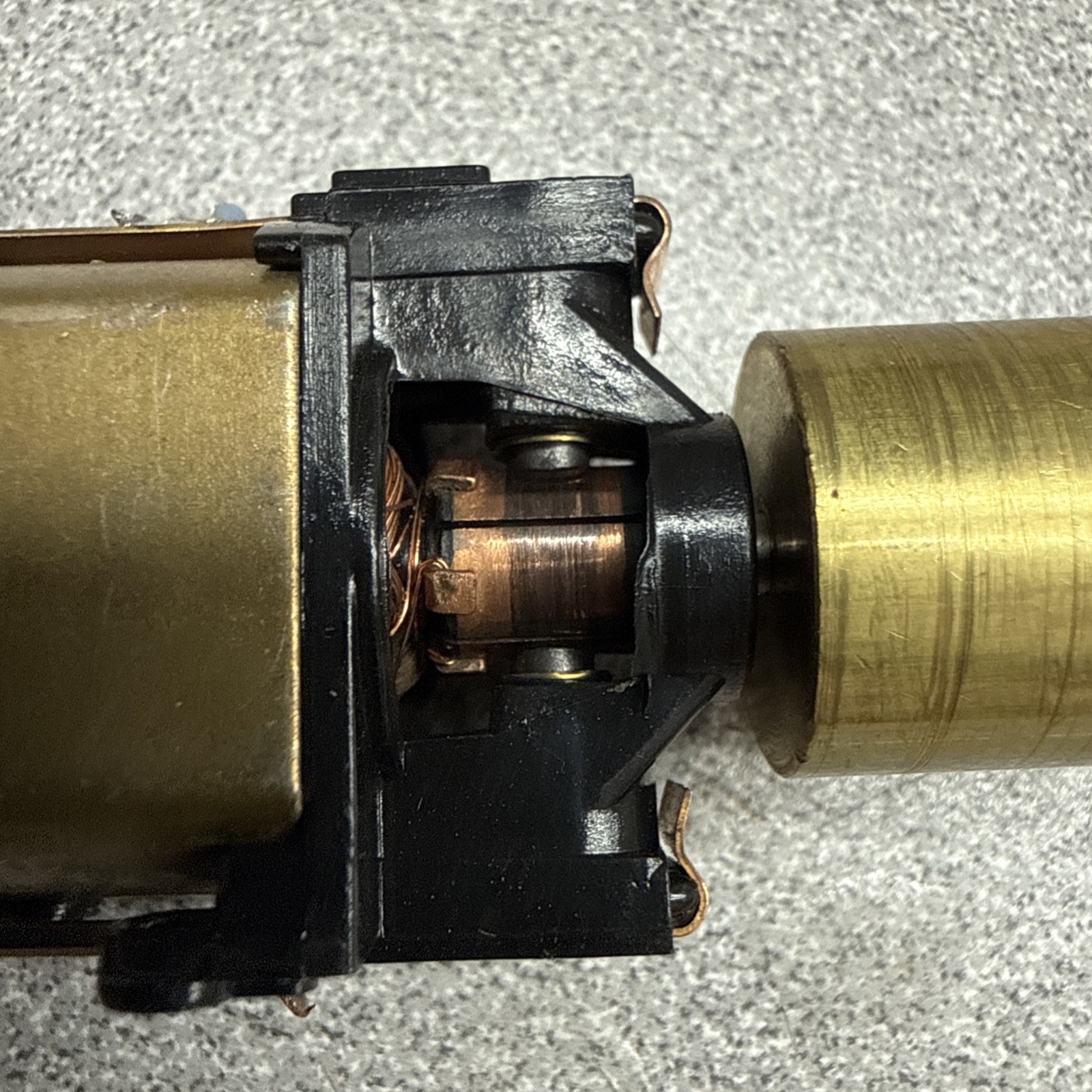 Athearn Sd40–2 SD45 Motor Runs Like A Dream 3 1/4 Inches Long Dual Flywheel