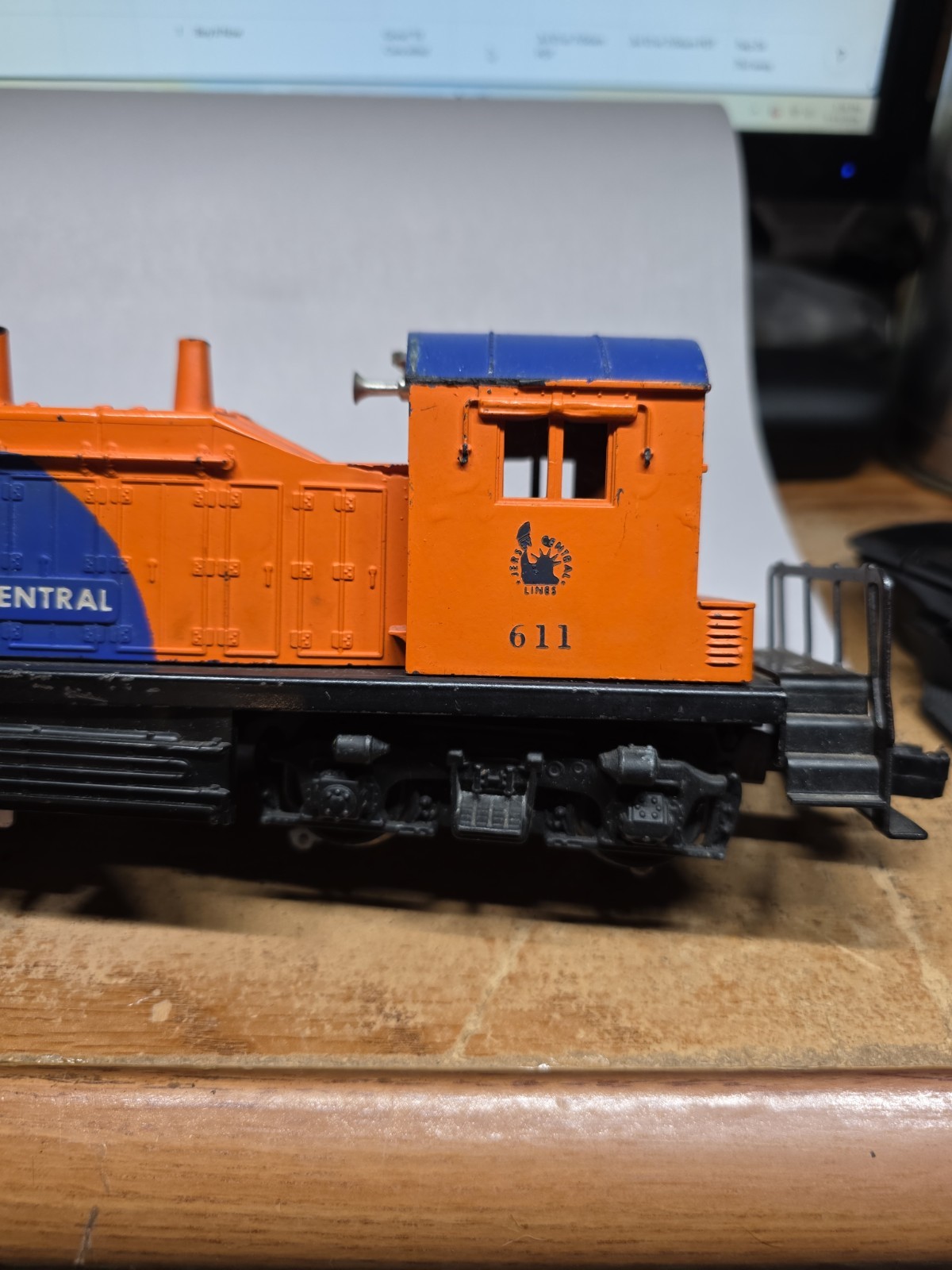 LIONEL Jersey Central O-Gauge 611 NW2 Switcher Diesel Engine