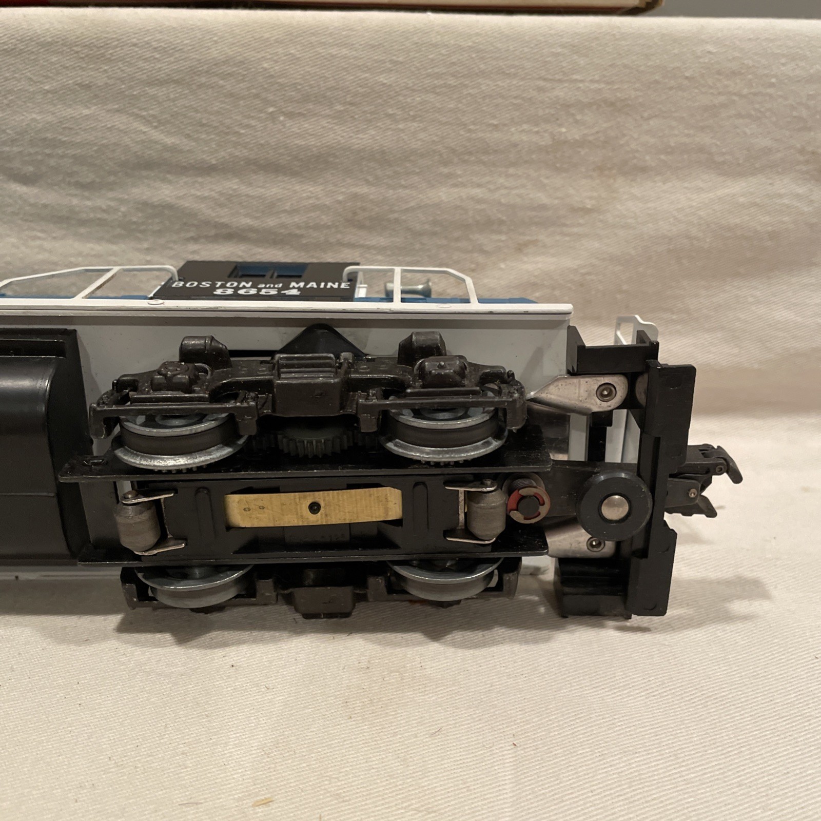 Lionel Boston & Maine GP-7 6-8654 O Gauge NICE!