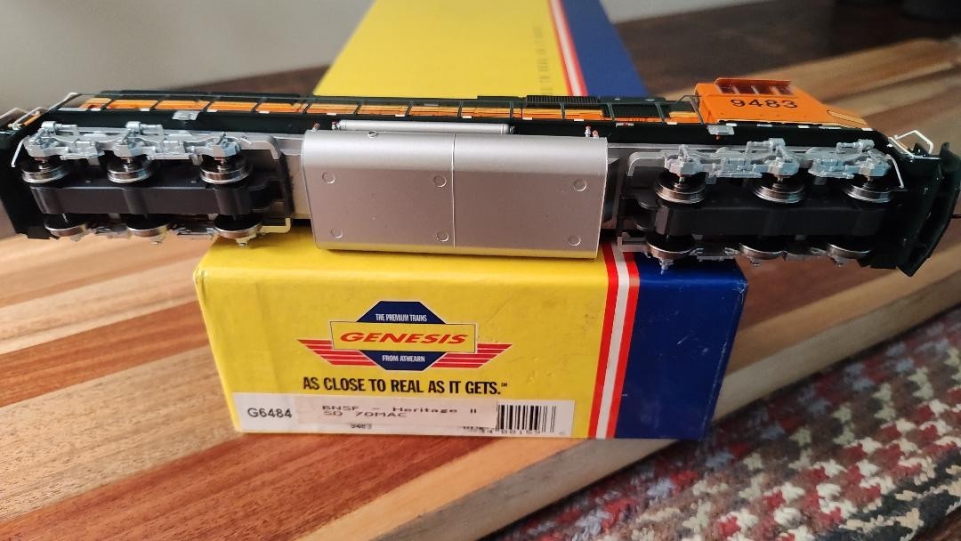 Athearn Genesis BNSF Heritage SD70MAC #9483 w/DCC & Sound and SSS