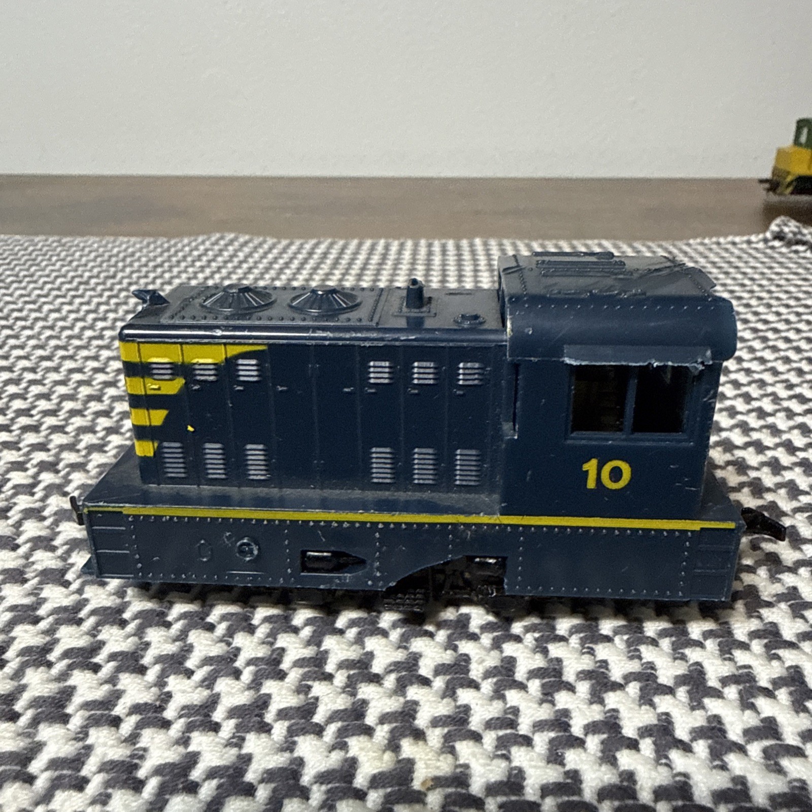 MARX HO #10 WESTERN PACIFIC SWITCHER POWERED See Photos And Description. Tested