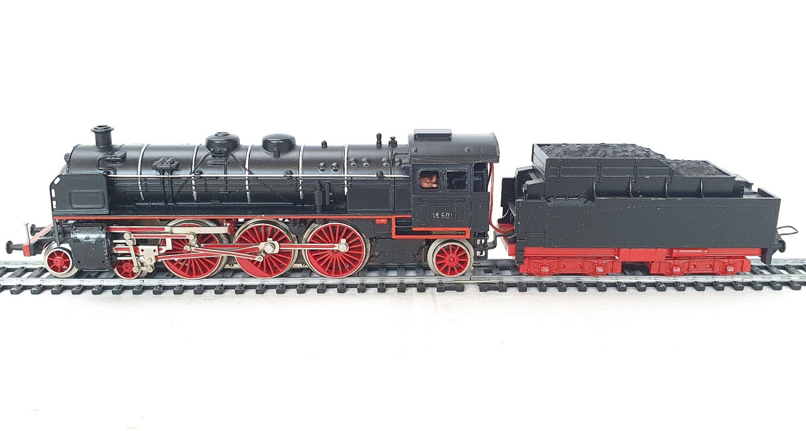 Trix Express International DC 3-Rail HO German DB BR 18 STEAM LOCOMOTIVE MIB`78!