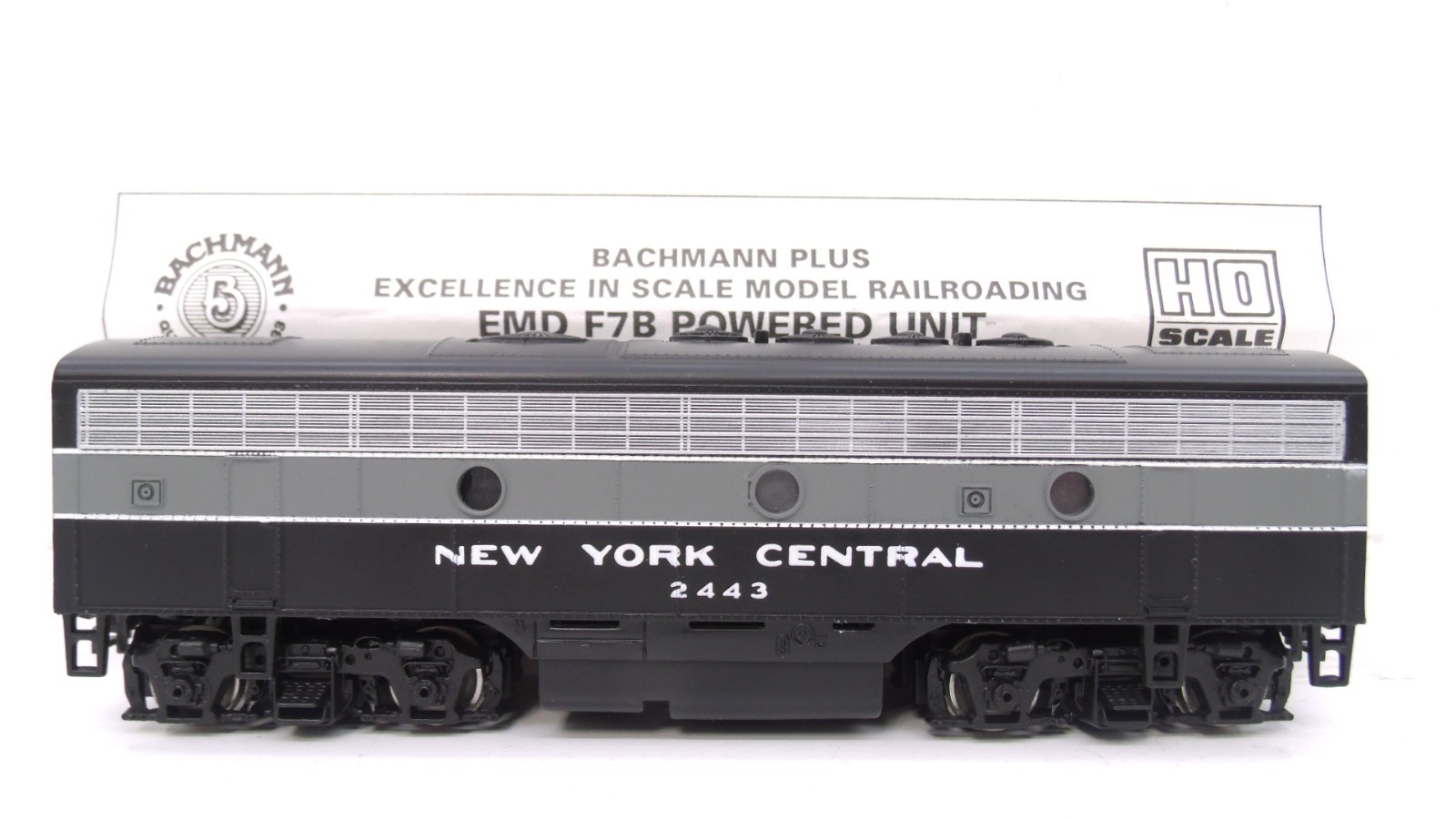 Bachmann Plus HO New York Central NYC EMD F7B Diesel Locomotive Engine 11221