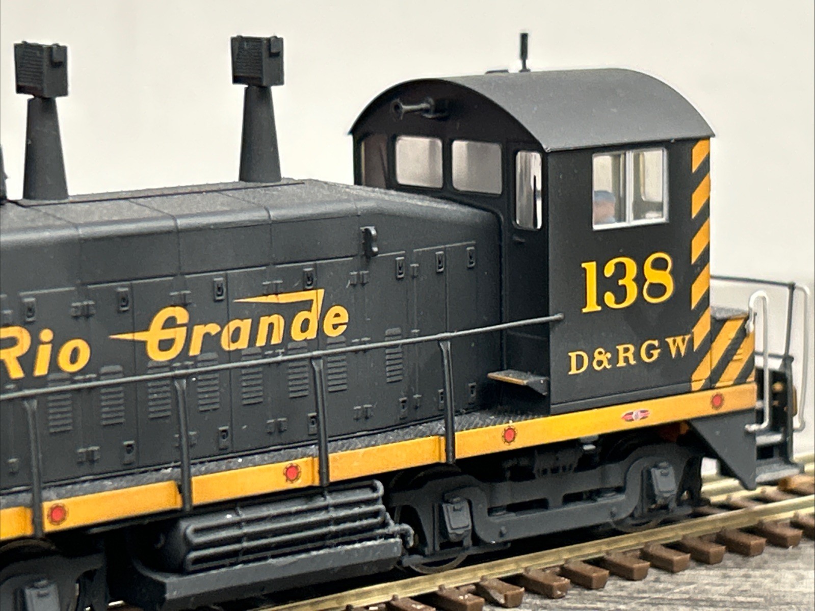 Walthers Proto HO #920-41437 EMD SW1200 Locomotive D&RGW #138 *Custom Weathered