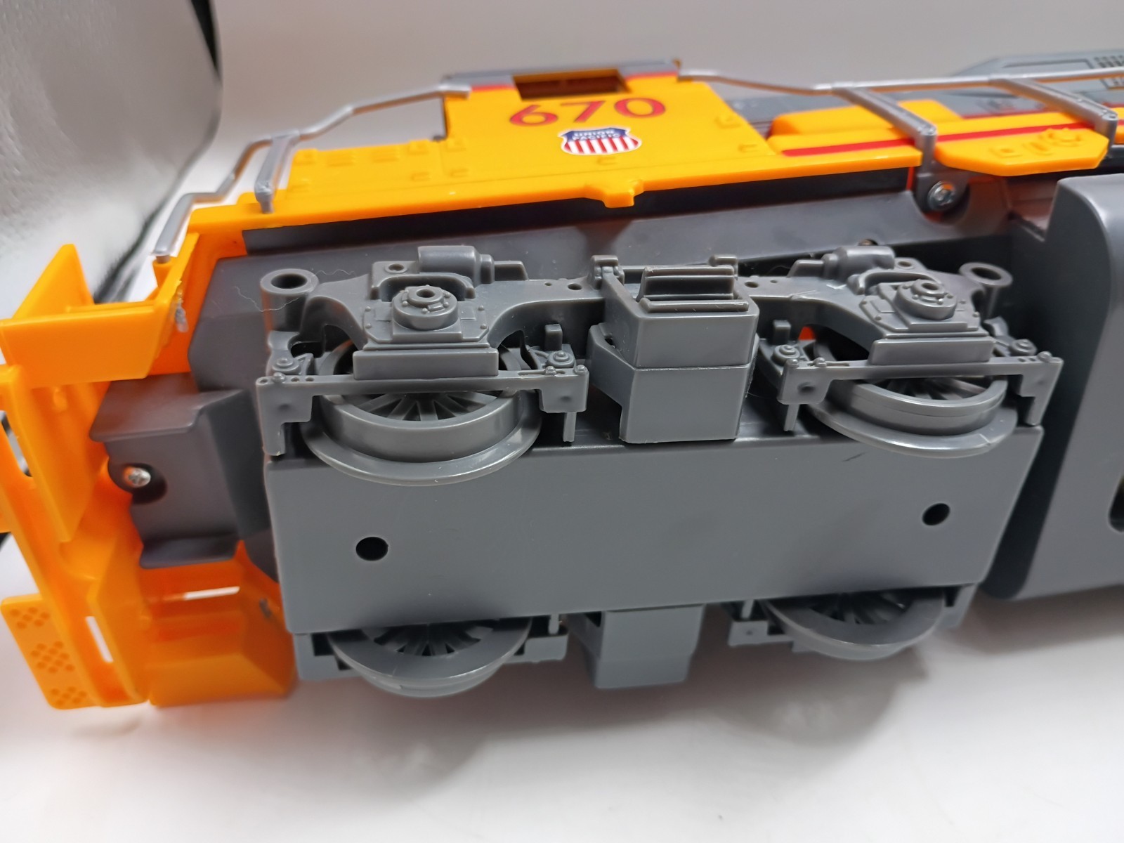 NewRay 1:32 Union Pacific Train Engine W/ Sound #670 – MISSING BATTERY COVER
