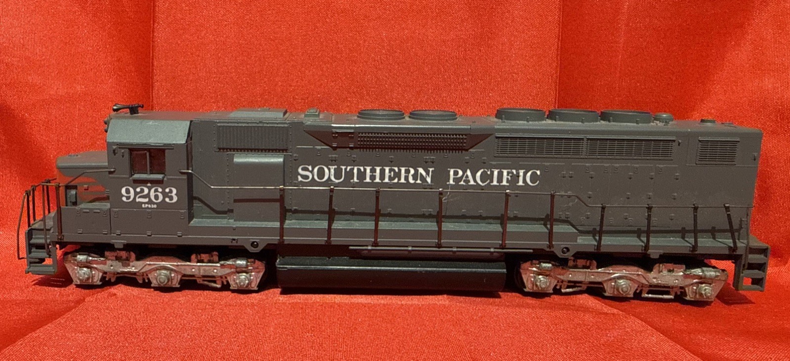 HO Athearn Southern Pacific Dummy Diesel #9263 Non Powered Read