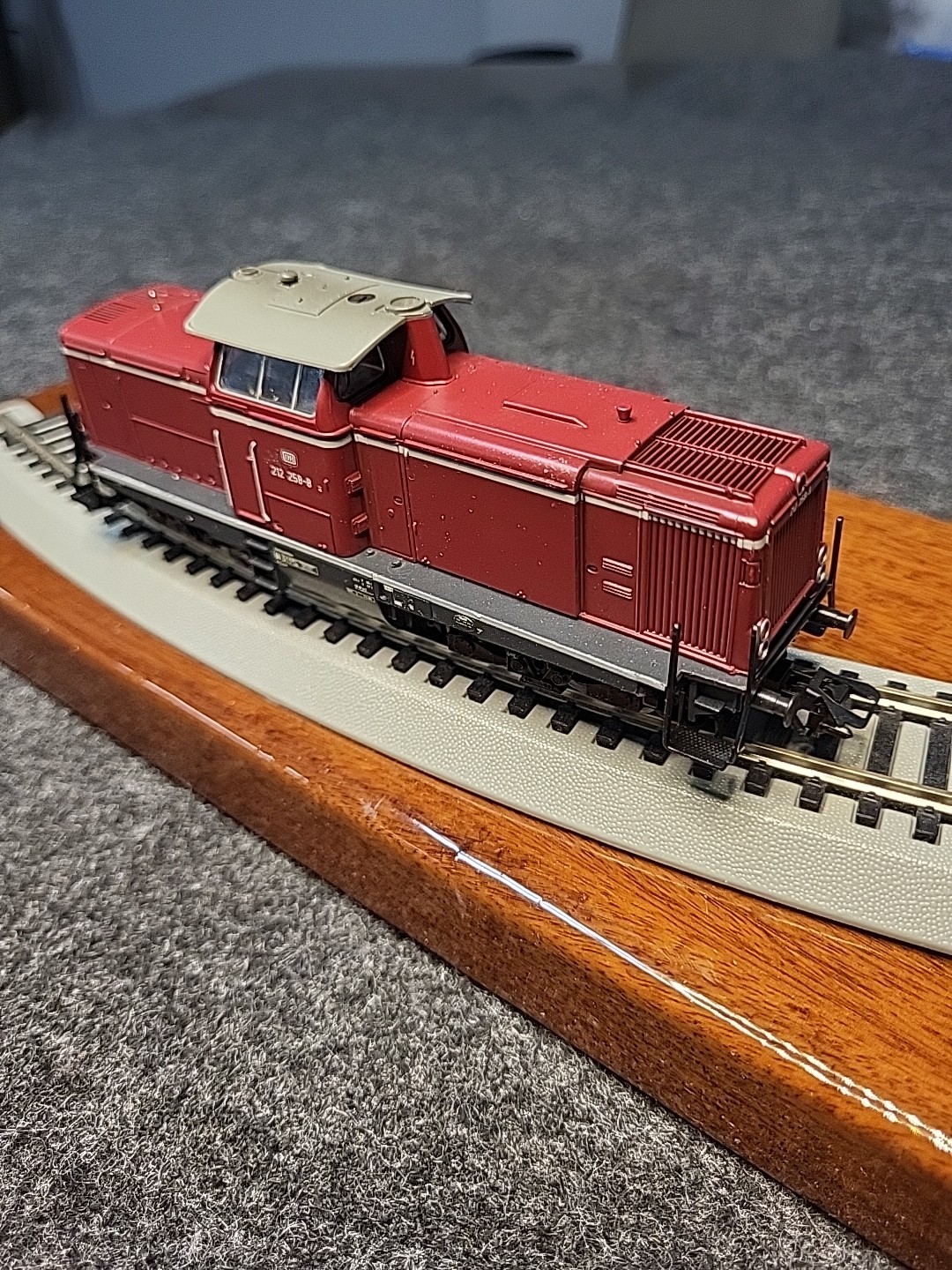 Marklin 3372 HO gauge Deutsche Bahn BR 212 diesel locomotive C-8