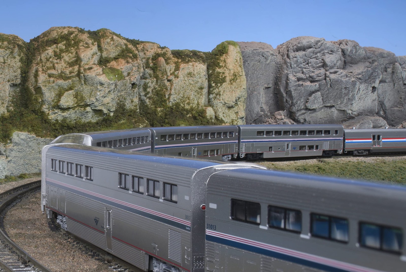 KATO NGauge ALC-42 Charger Amtrak DayOne 301 50thAnniversary ModelTrain 17-736-K