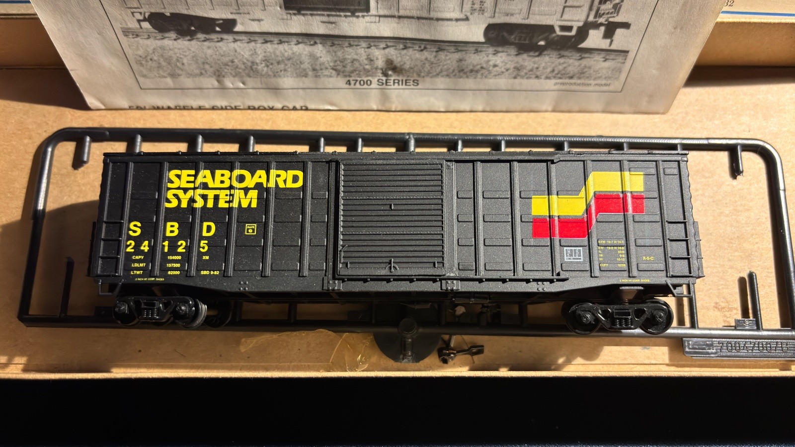 Walthers HO Seaboard System 4700 Series Boxcar SBD 24125 Original Box
