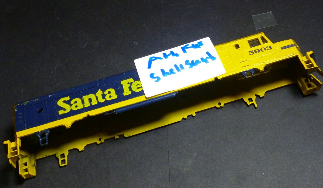 Ho Athearn Diesel locomotive shell F45 Santa fe