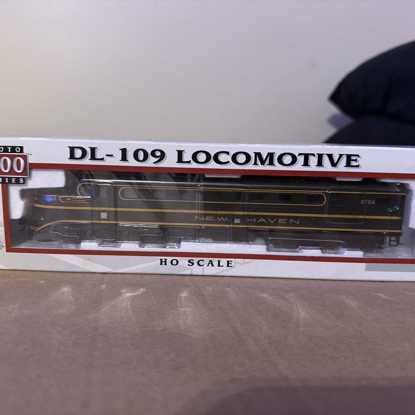 Proto 1000 30657 HO Scale New Haven DL-109 Diesel Locomotive #0702 New
