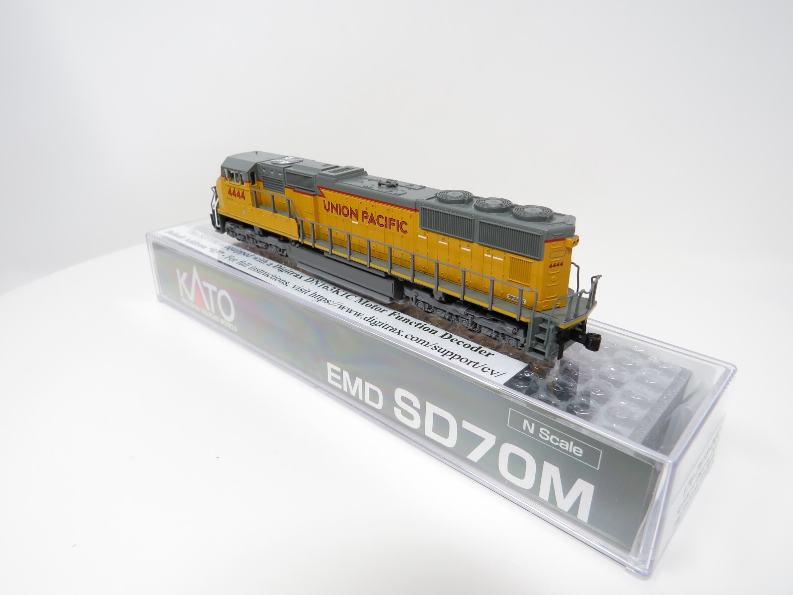 Kato N 176-7618-DCC Union Pacific UP EMD SD70M Diesel Locomotive Freight Train