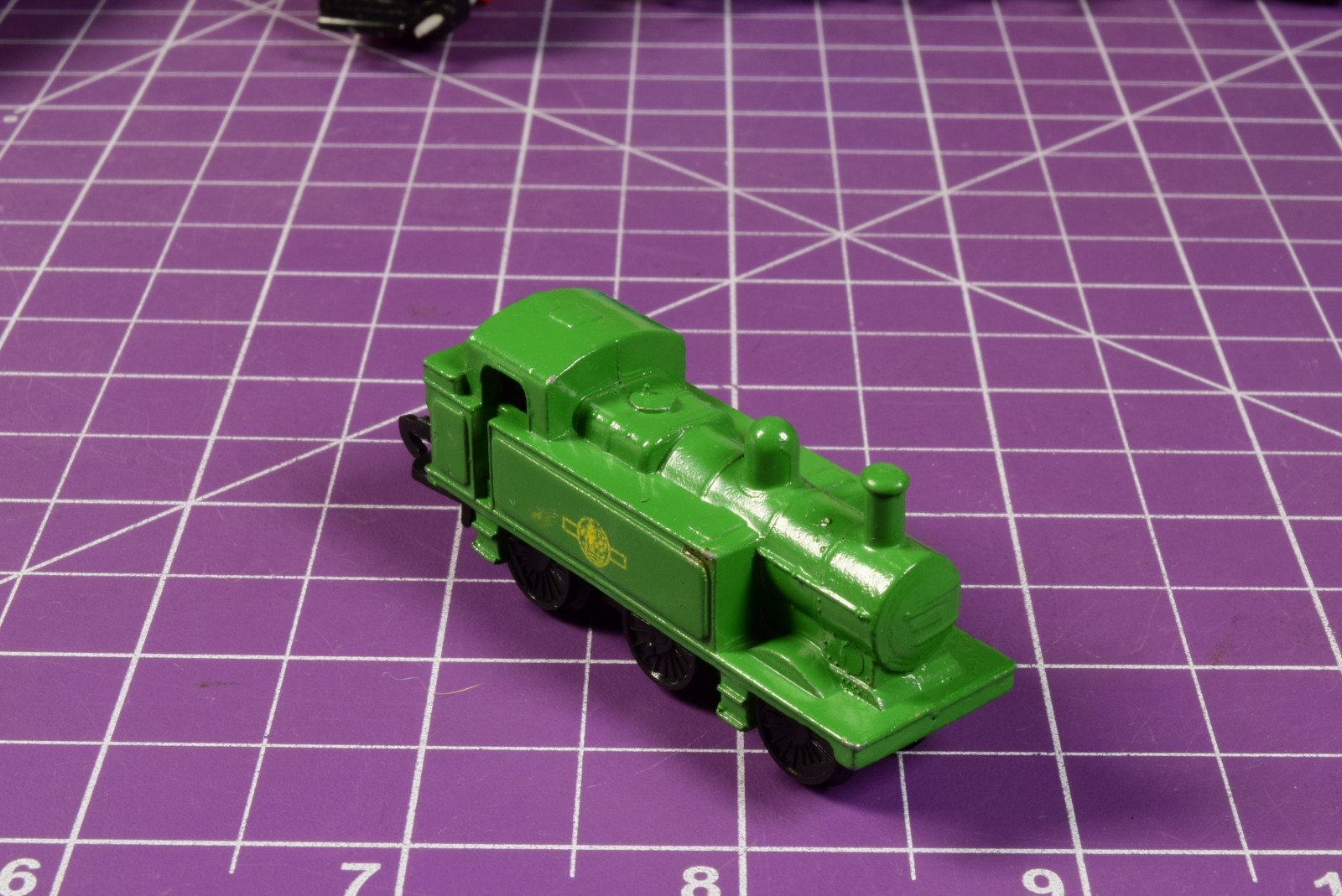 N/OOO SCALE – Lone Star Treble-O-Trains green 0-6-0 Steam Locomotive 1stONE