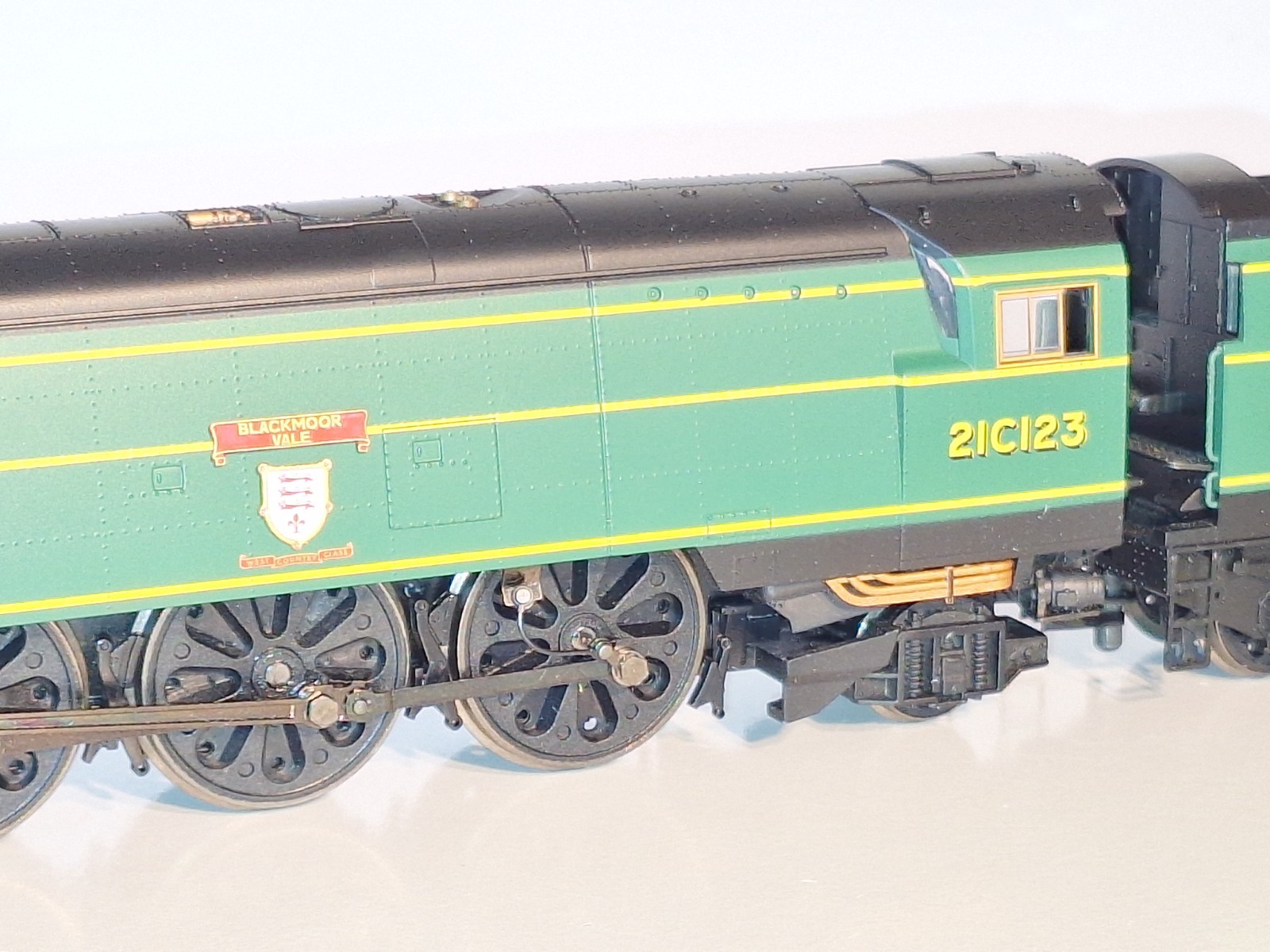Hornby R2219. BR West Country Cl. Blackmoor. DC 2 rail. New, Mint Cond. OO.Boxed