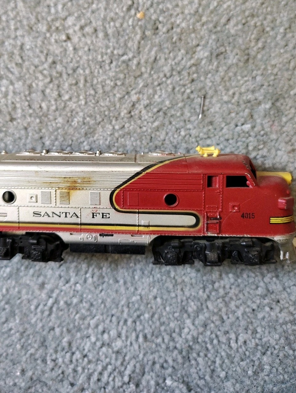 Mantua HO Scale SANTA FE 4015 Powered Locomotive 1:87 Gauge Not Sure If Works